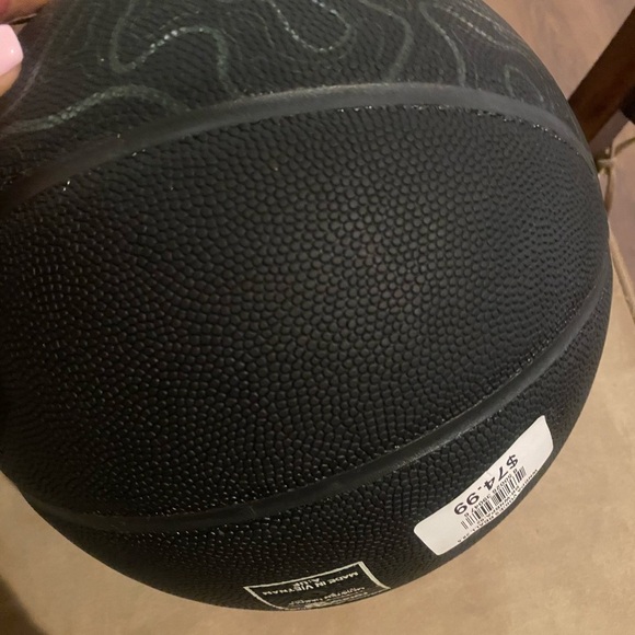 Basketball Women’s WNBA Voices Black 28.5 New Basketball RARE - Picture 5 of 10